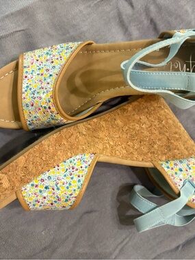 Y Not Women’s Floral Cork Wedge Sandals - Light Blue Straps 8.5